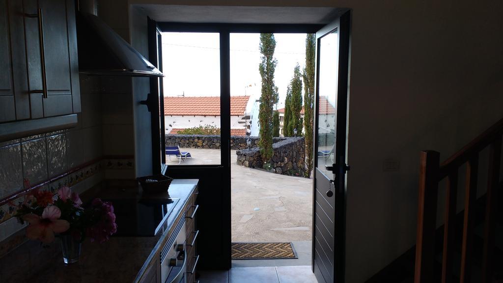 La Bodega Pensionat Los Llanillos Exteriör bild