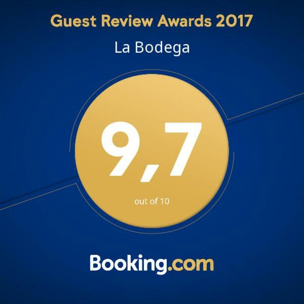 La Bodega Pensionat Los Llanillos Exteriör bild